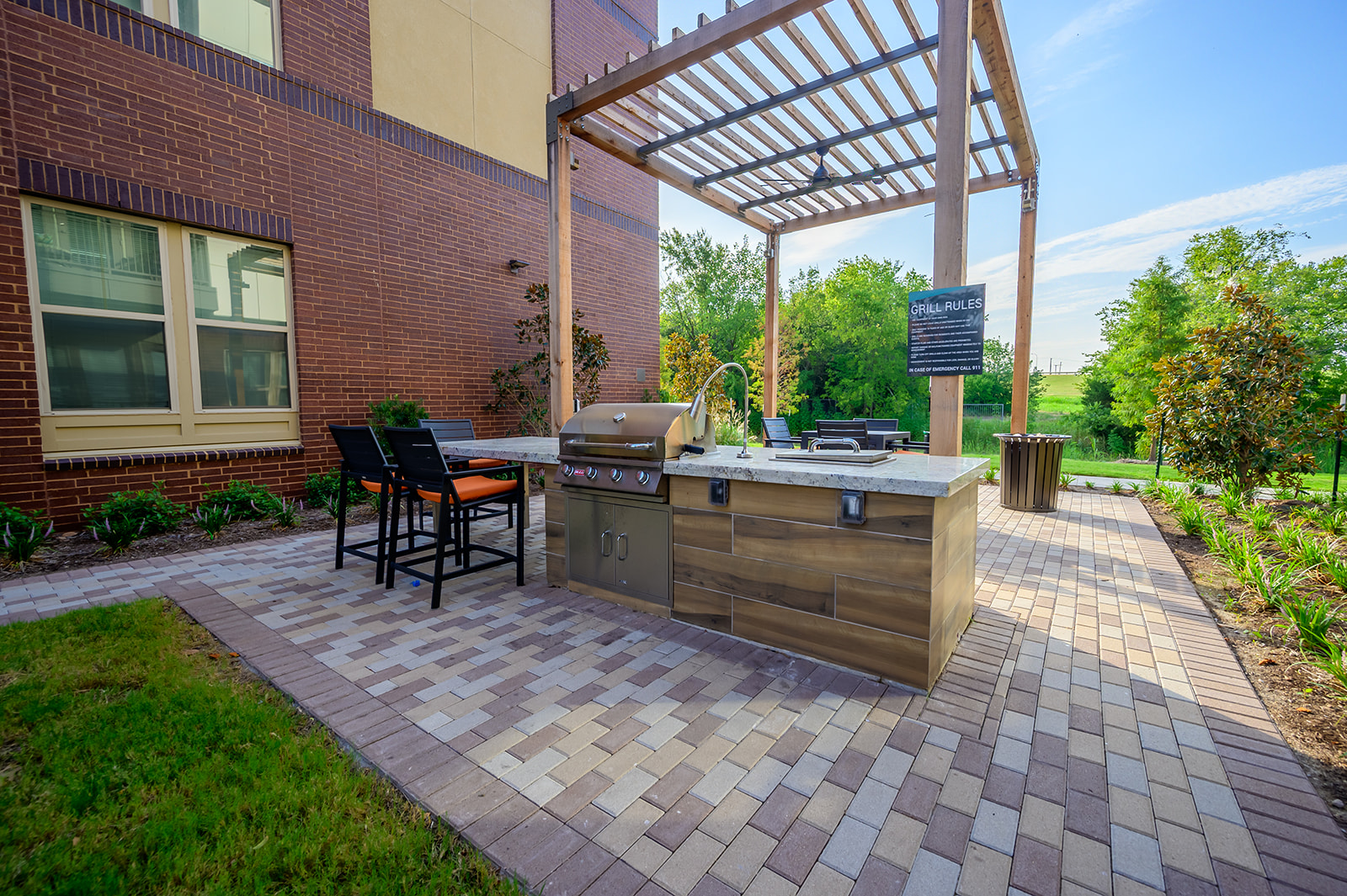 Outdoor grilling station